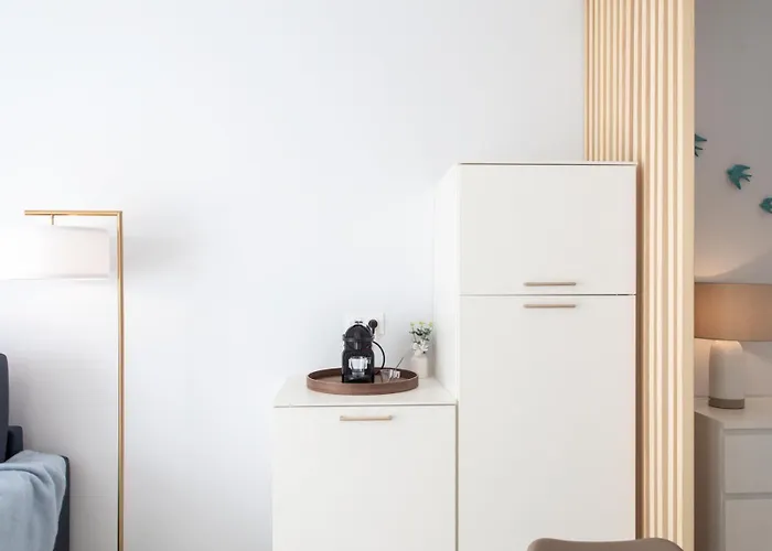 A5 - Modern Studio 5 Min To Sea - Pool & Garage