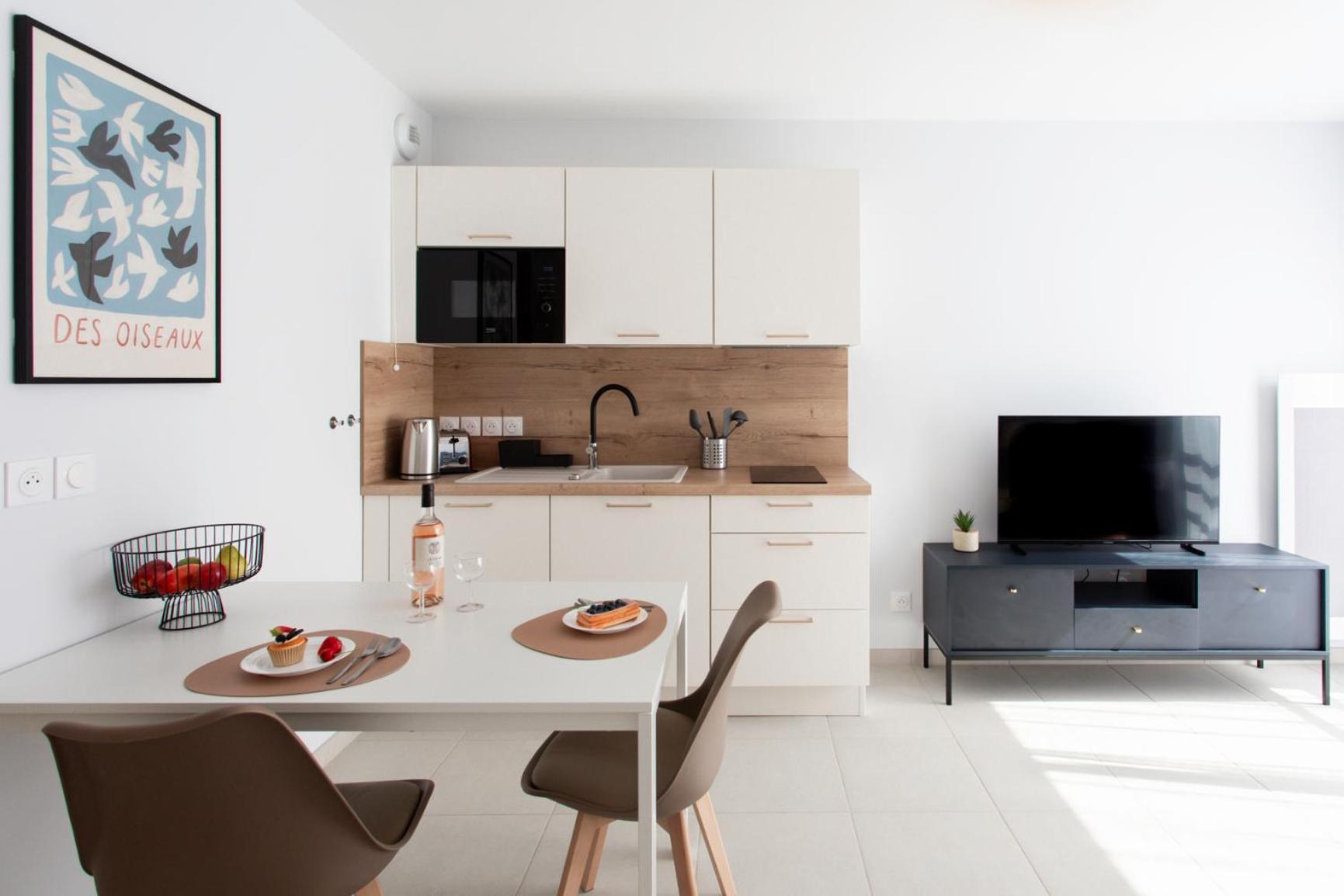 A5 - Modern 5 Min To Sea - Pool & Garage *